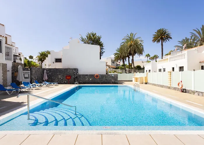 Virginia 555. Sol Y Playa * Адехе